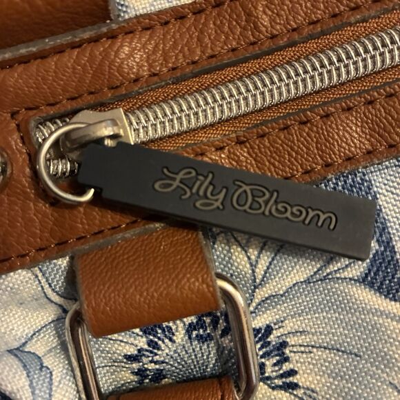 Lily Bloom Blue and White Floral Print. Brown Straps And Trim. Silver Hardware - Picture 10 of 10